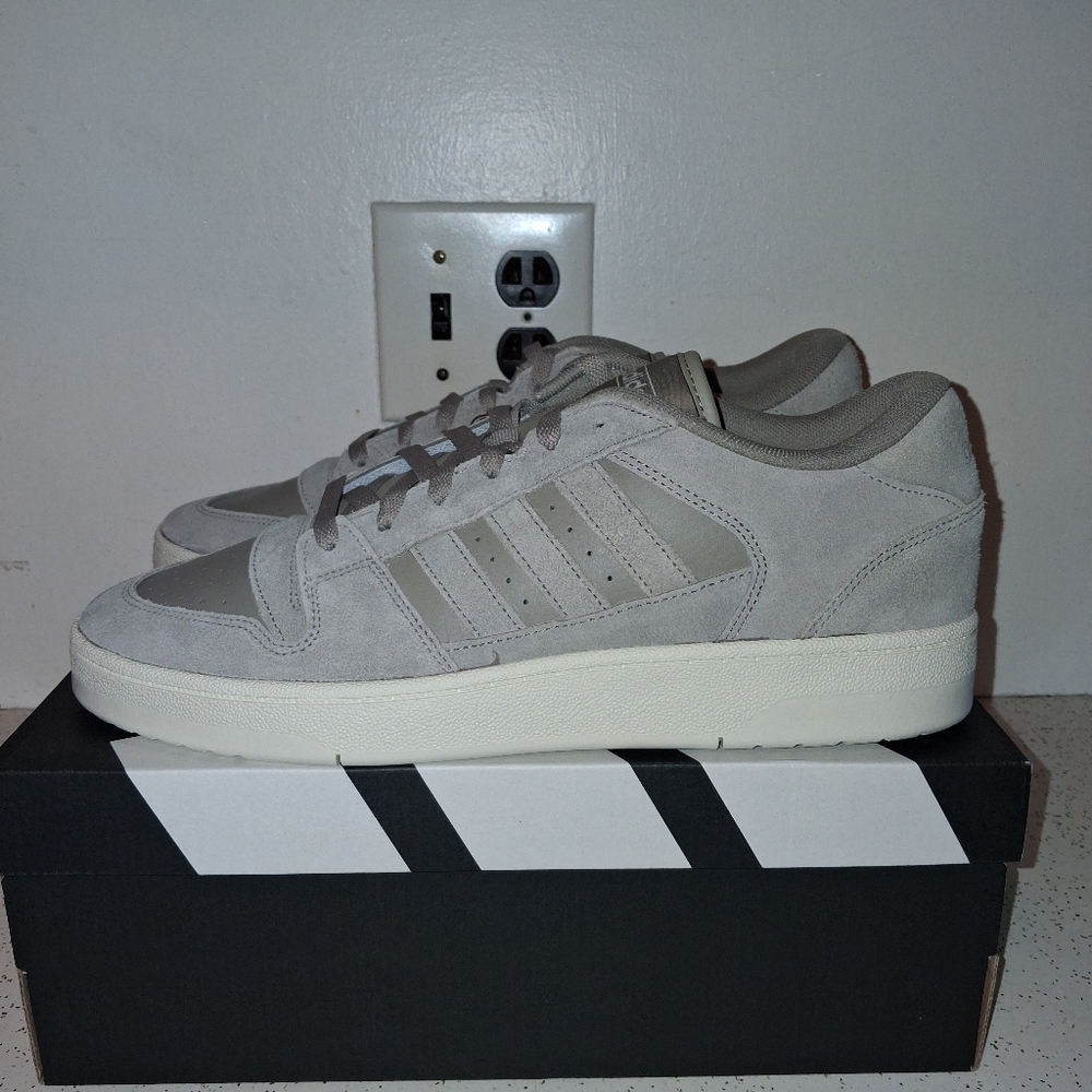 SIZE 11.5 - ADIDAS BREAK START PREMIUM SUEDE LOW. BRAND NEW WITH BOX.